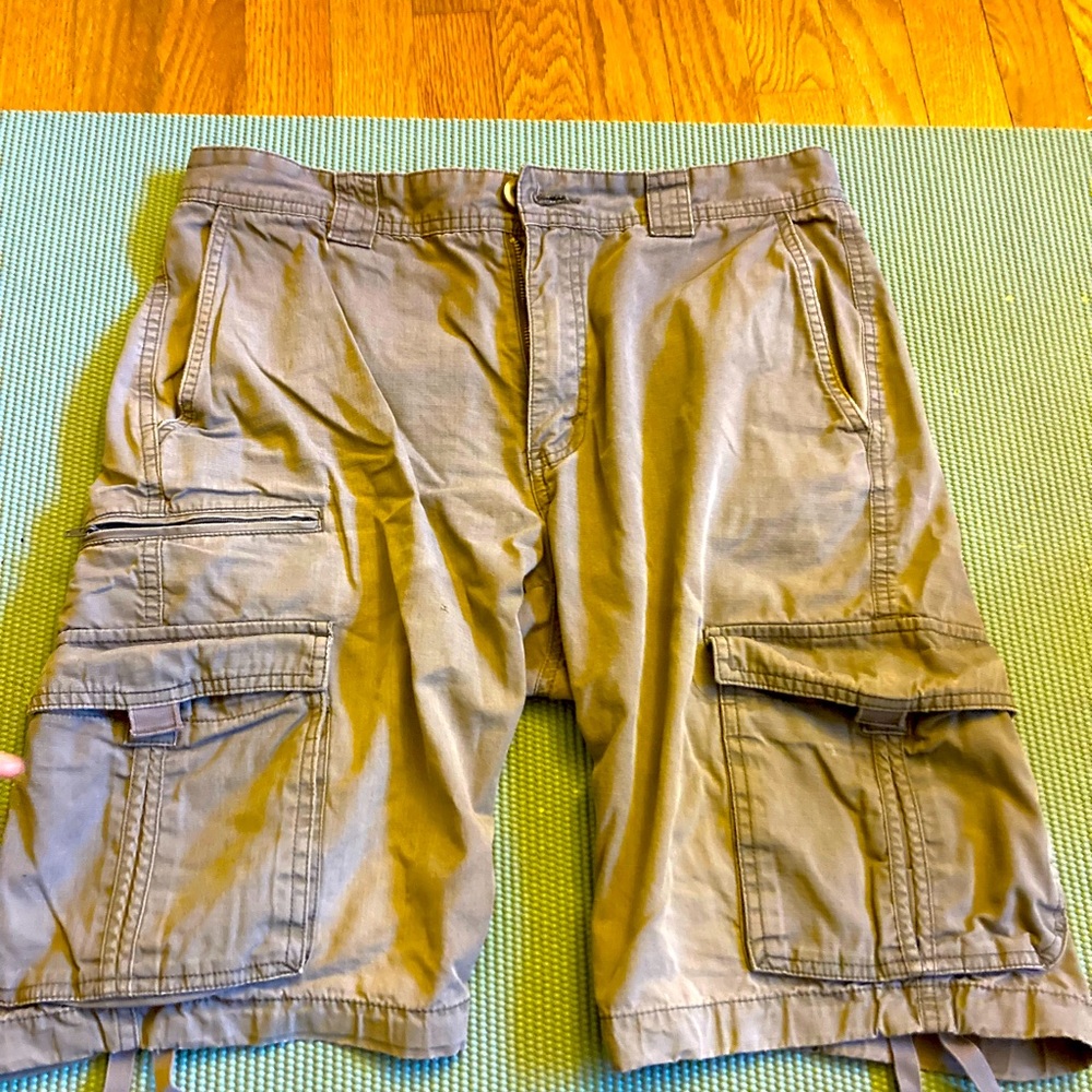 Eddie Bauer organic cotton cargo shorts - men’s 32